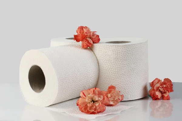 Toilet paper rolls with natural flowers